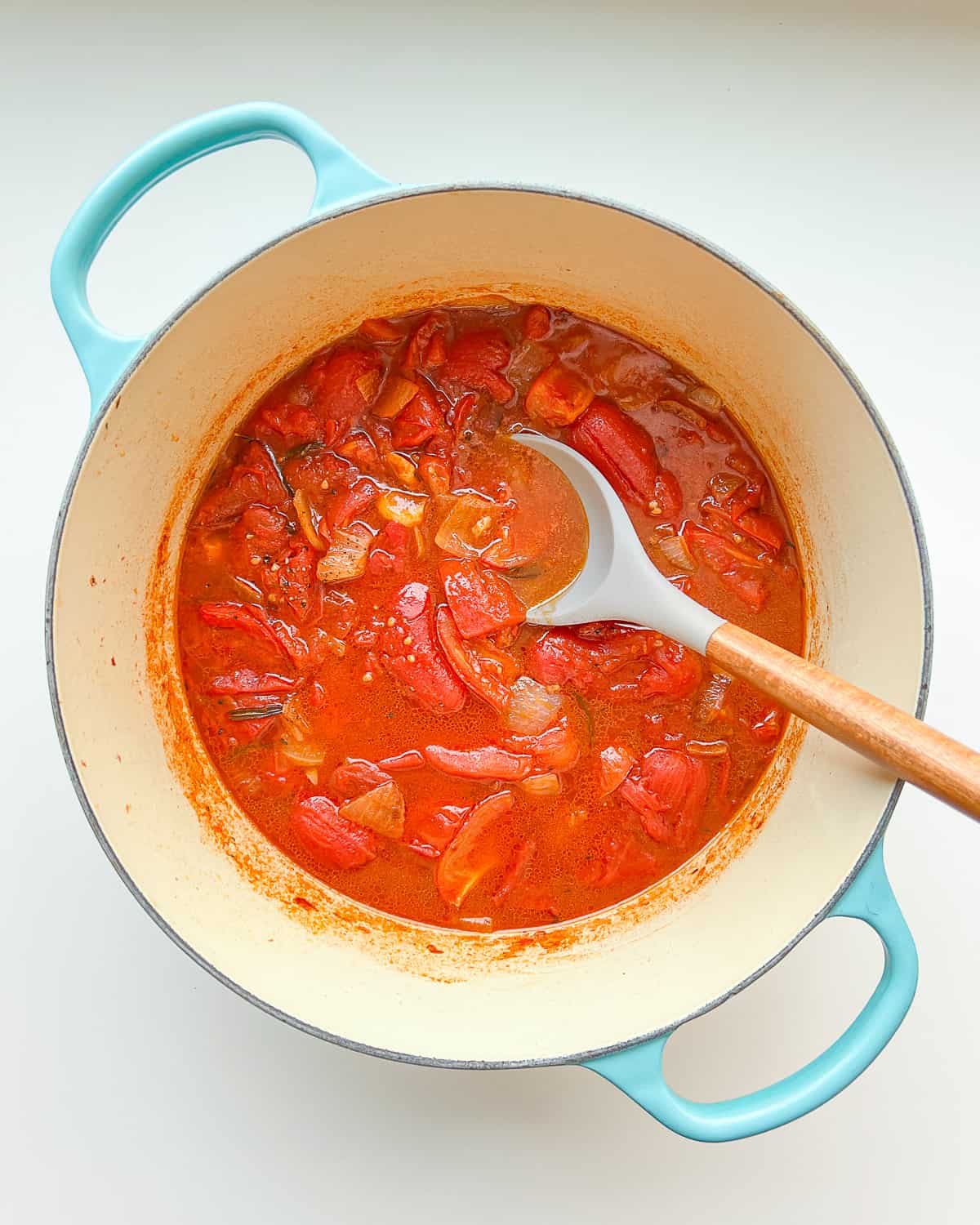 An image of cooked Roasted Tomato Soup and Garlic Soup before being blended.