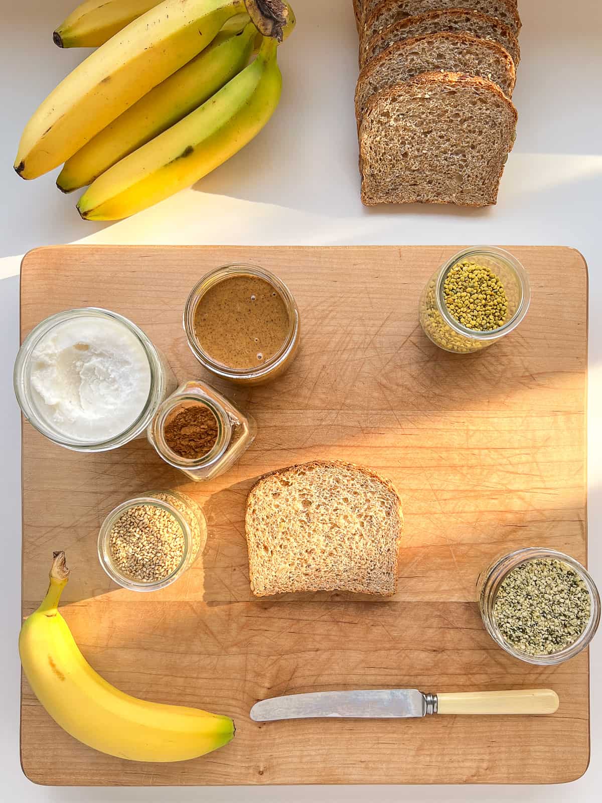 An image of the ingredients needed for banana supreme toast.